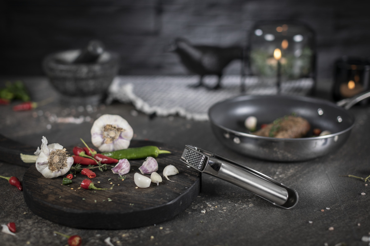 Kuhn Rikon Epicurean Garlic Press
